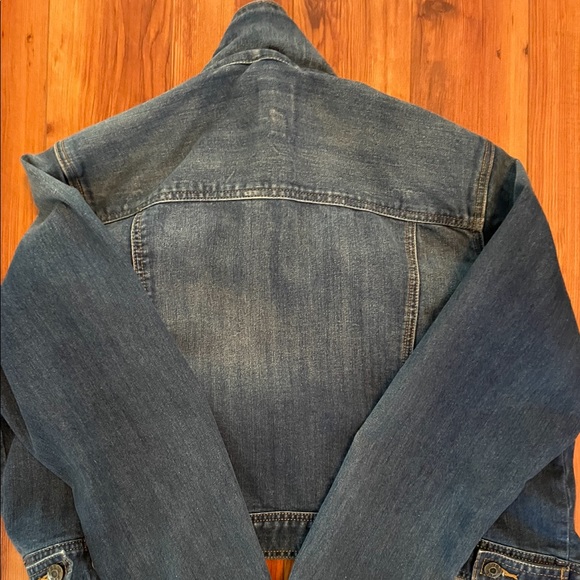 Gap - Picture 2 of 3